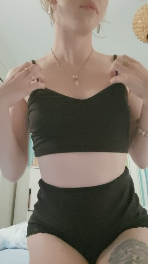 Raspberryberet98 <strong>@naughtyness.xo</strong> in natural tits cute milf porn video
