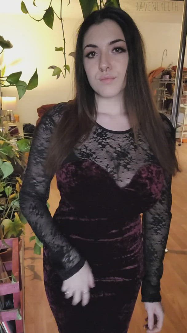 Raven ? <strong>@ravenlylith</strong> in big tits curvy strip porn video