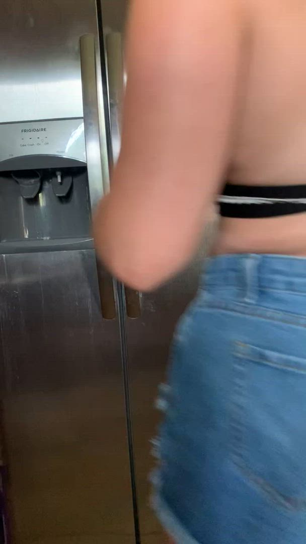 Ravenmoore224 <strong>@thatmomnextdoorr</strong> in porn video