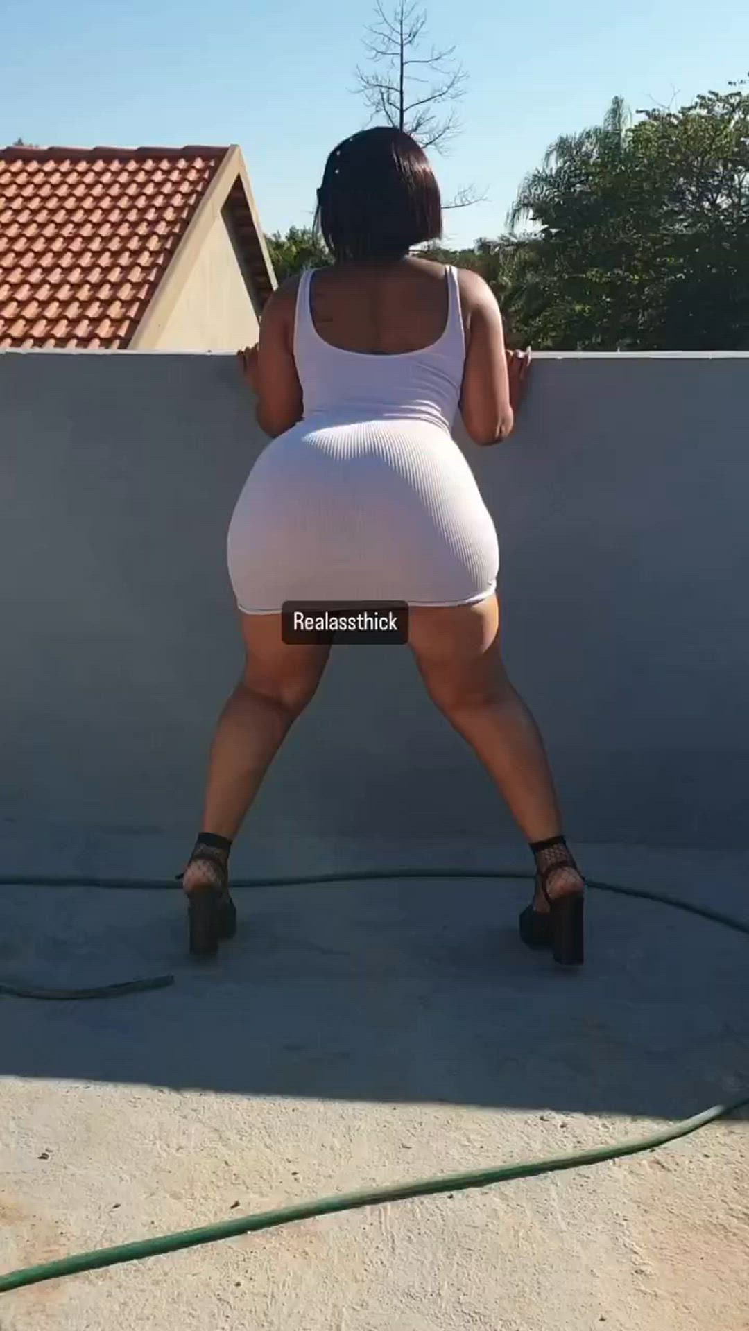 Realassthick <strong>@millastarfatass</strong> in onlyfans big ass amateur porn video