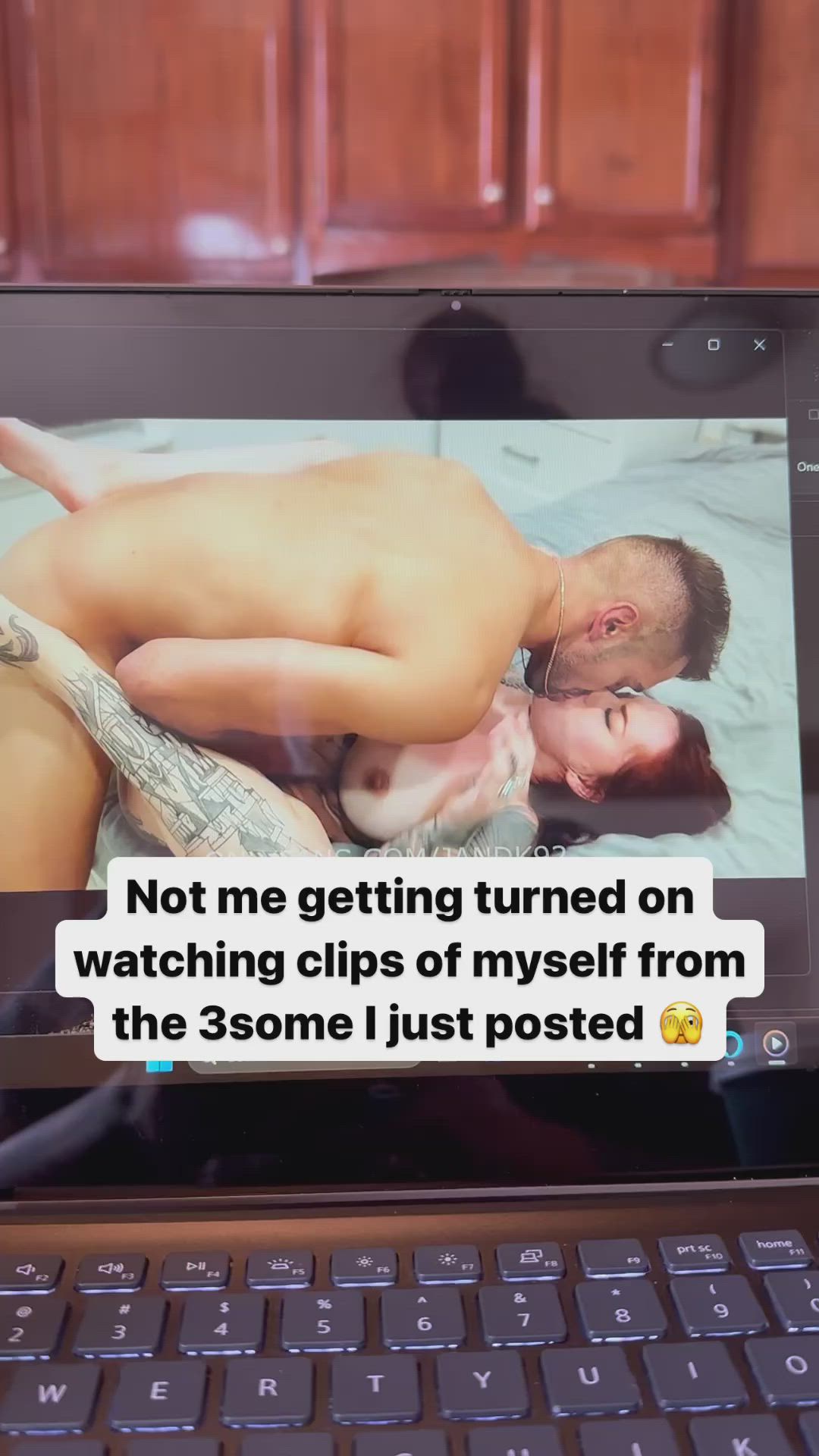 Redheadedharlot <strong>@redheadedharlot</strong> in porn video