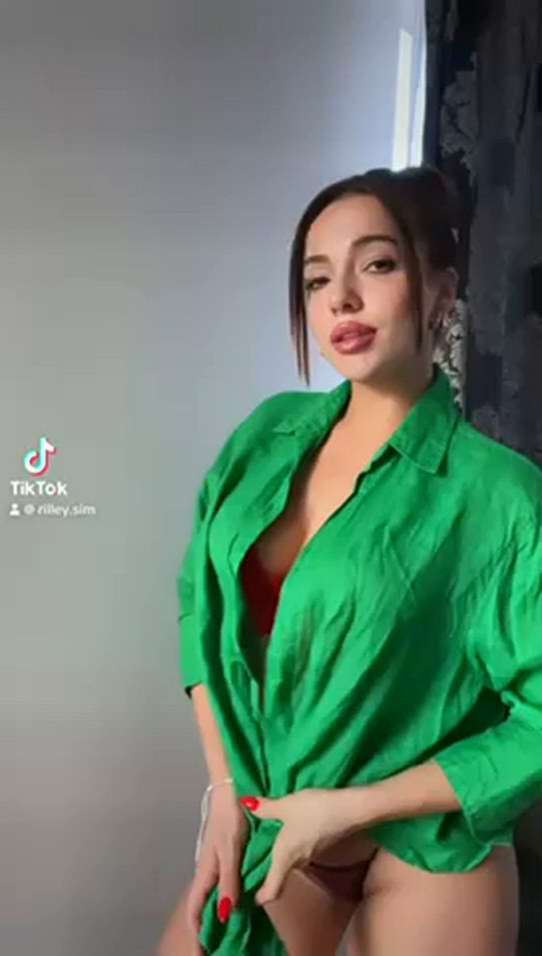 Rileysim888 <strong>@rileysim88</strong> in porn video