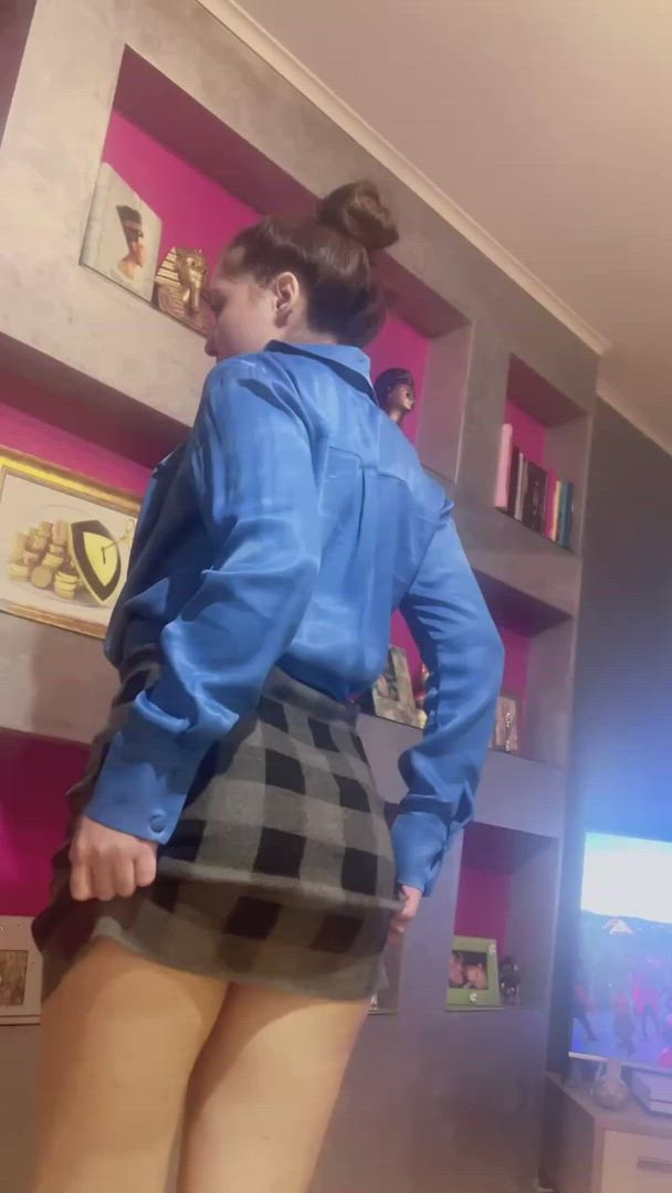 Riverhalsey <strong>@halseyriver</strong> in spread ass asshole skirt porn video