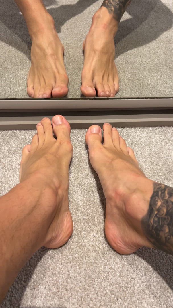 Roccoxxx <strong>@roccoveneziani</strong> in fetish licking sucking feet dominant gay porn video