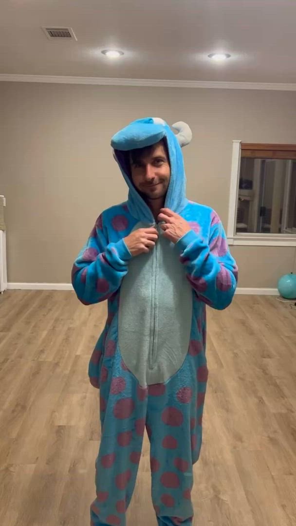 Roolawnmaster <strong>@andrewsadvntur</strong> in monster cock spring break striptease underwear onlyfans porn video