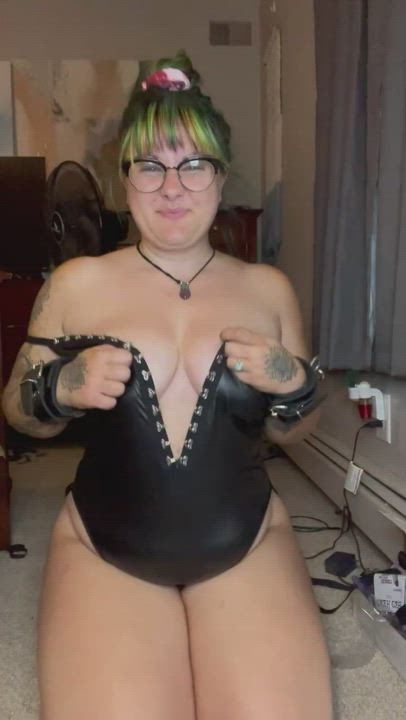 Rosey <strong>@hippierosee</strong> in porn video