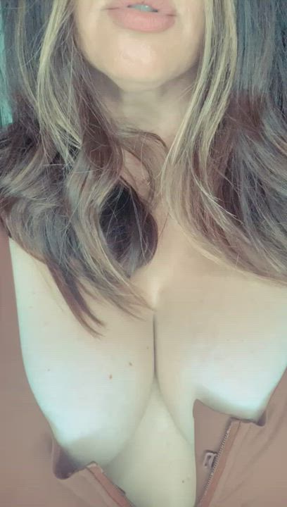 Ruby <strong>@hotlipsandtits</strong> in big tits busty milf porn video