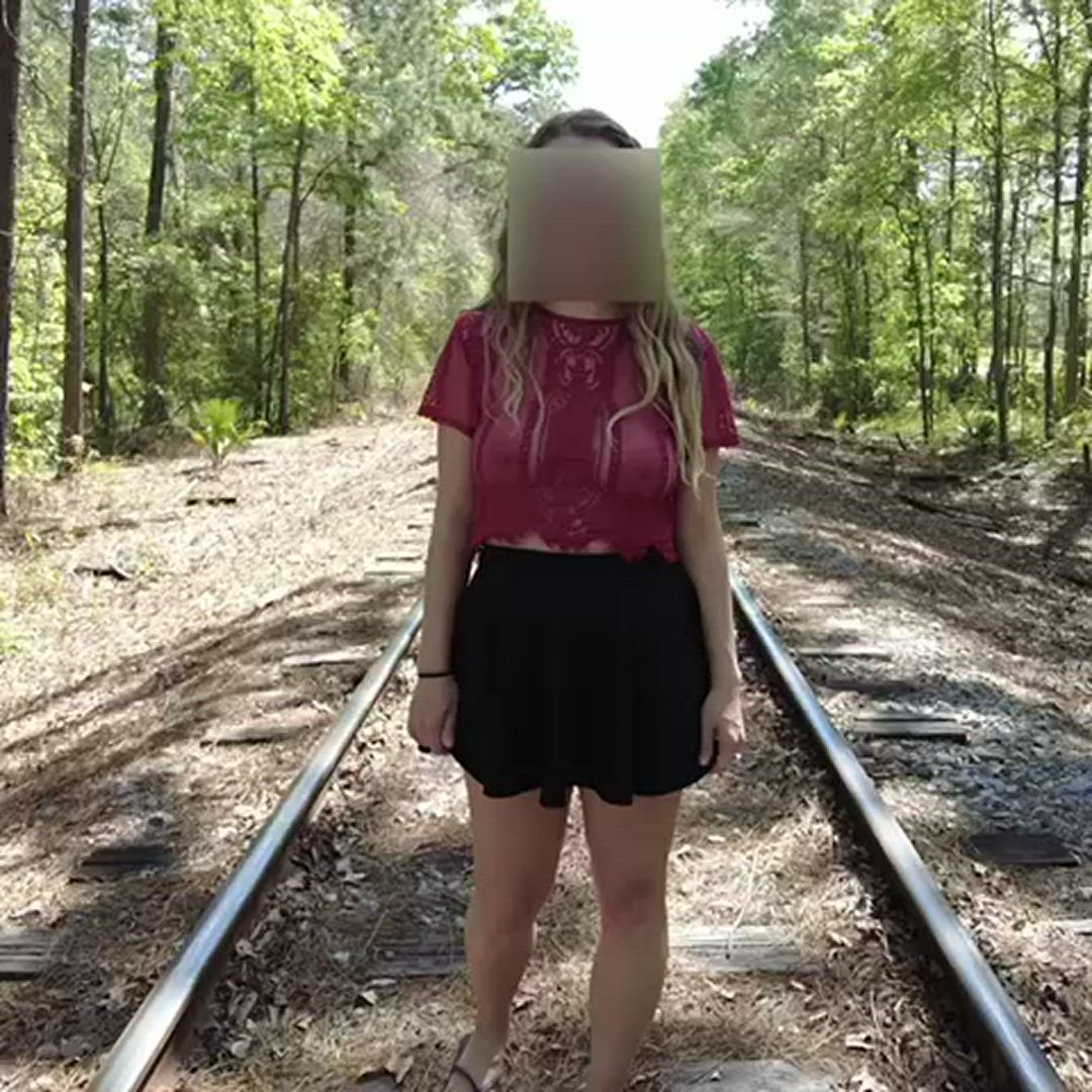 Sarah <strong>@nerdsinbikinis</strong> in big tits amateur booty porn video