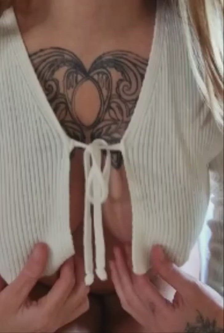 Sean <strong>@scottishcouple35</strong> in nipple piercing boobs milf porn video
