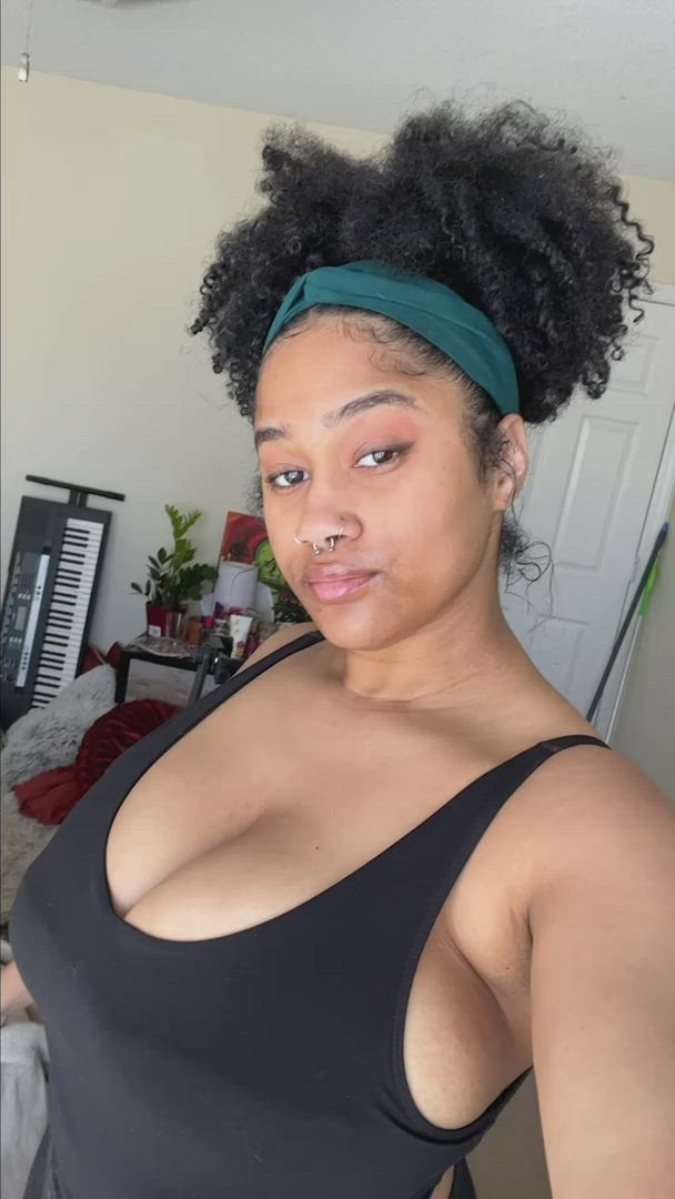 Secretive Saint <strong>@secretivesaint</strong> in bouncing huge tits boobs bra porn video