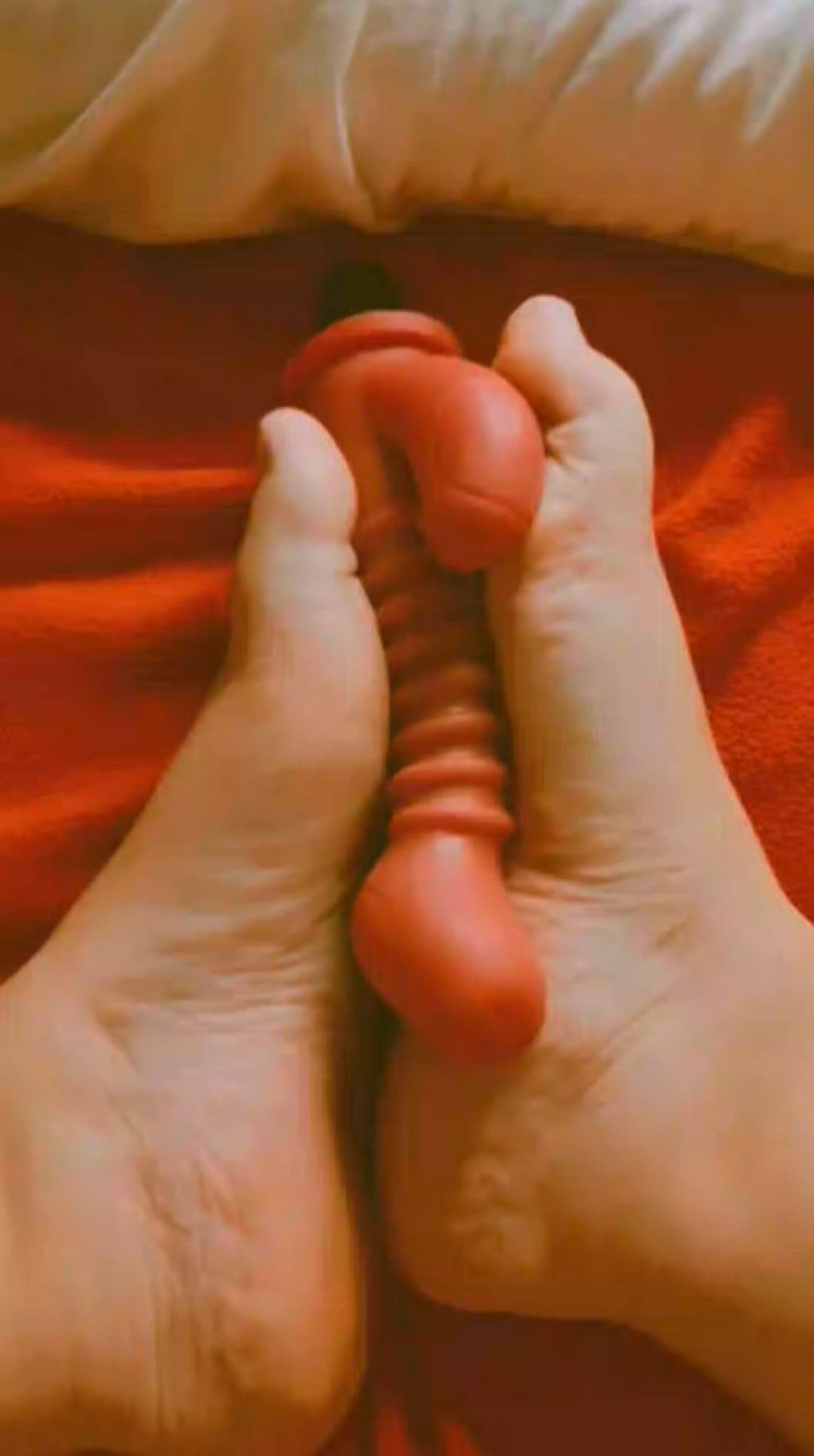 Shanghay? <strong>@shanghay33</strong> in foot fetish sex toy amateur footjob dildo porn video