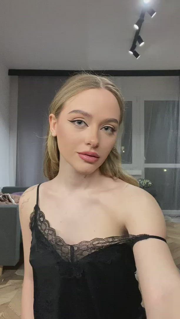 Sirenalips <strong>@sirenalips</strong> in porn video
