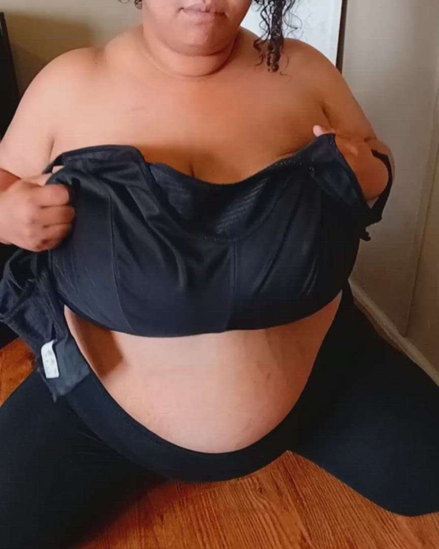 Sliceofcaramel87 <strong>@gwen4you</strong> in titty drop huge tits ebony bbw porn video