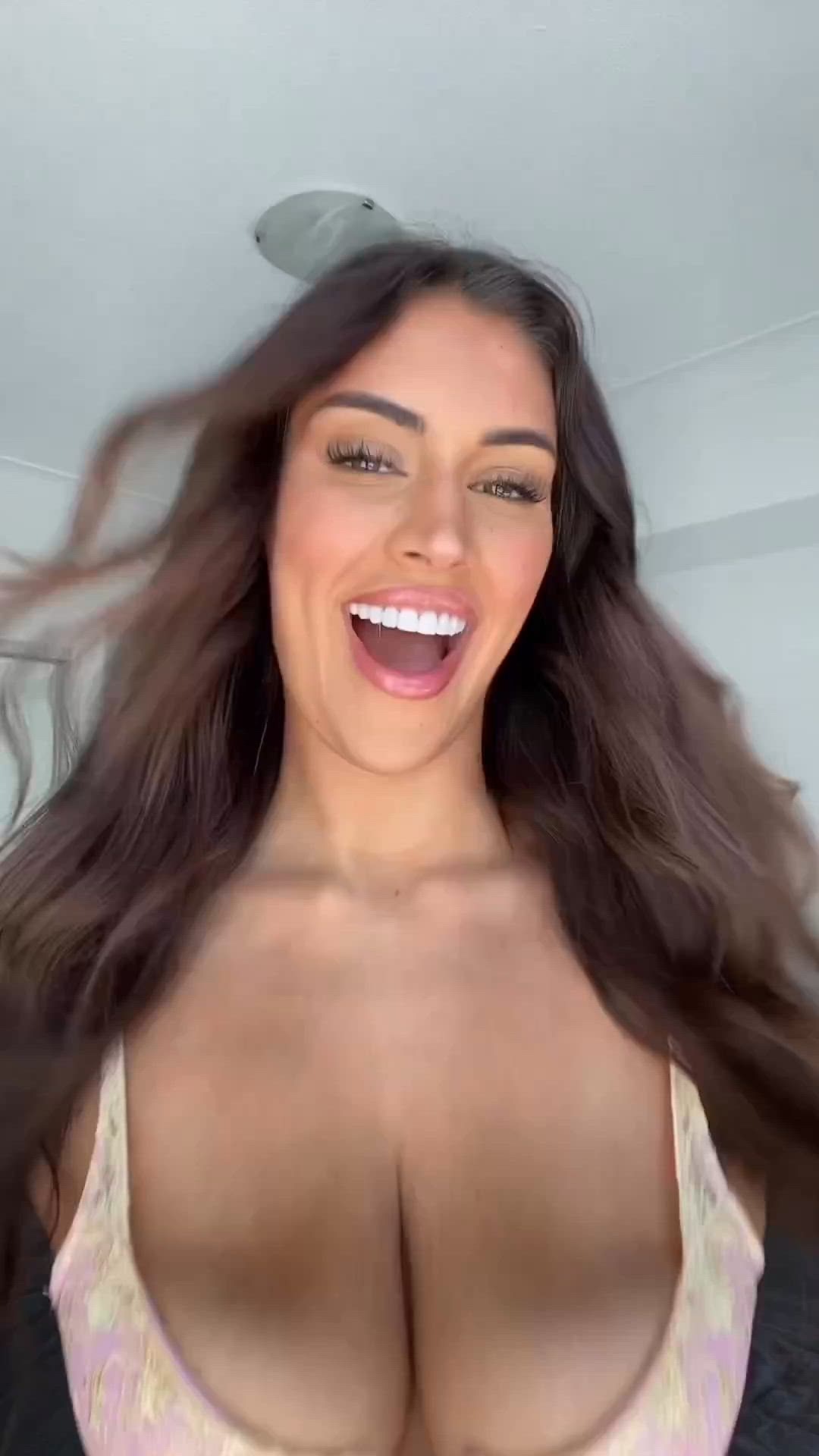 ? SNAP: nevaagv <strong>@sarawalker_01</strong> in tits bouncing tits natural onlyfans bikini boobs pov porn video