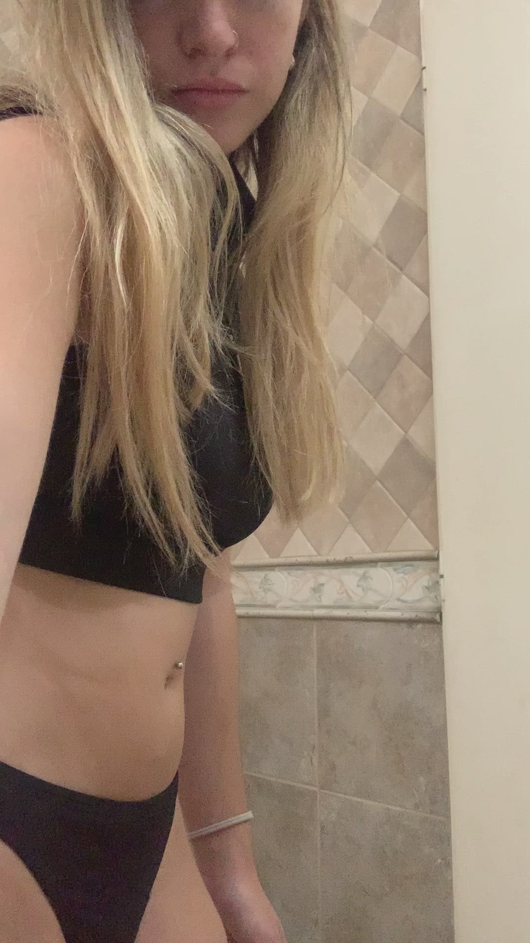 Sofiasemine <strong>@sofiasemine</strong> in porn video
