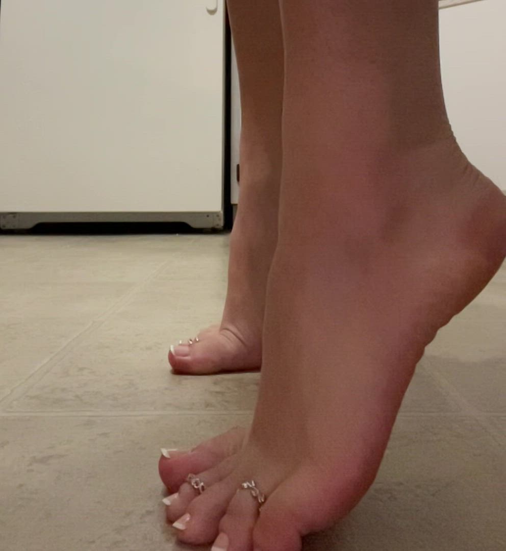 Soledesiress <strong>@sole.desires</strong> in foot worship foot fetish onlyfans goddess findom heels porn video