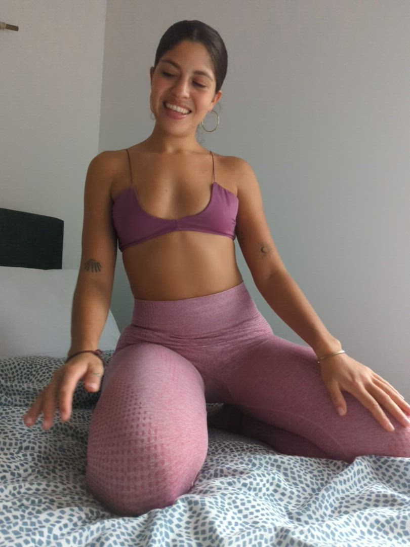 Sophia Rodriguez <strong>@thesophiarodriguez</strong> in fetish licking feet porn video