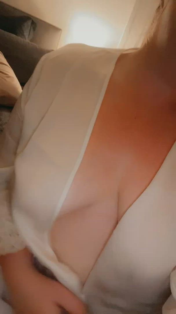 Spicymumma <strong>@mummadoesof</strong> in porn video
