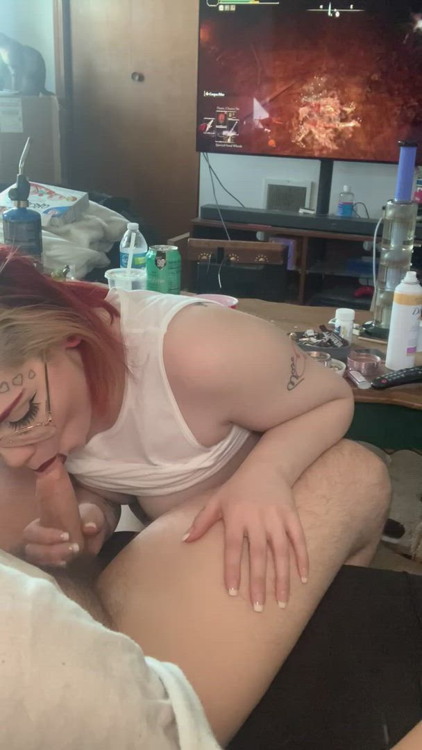 Spookybarbiegrll <strong>@spookybarbiegrl</strong> in gamer girl blowjob handjob porn video