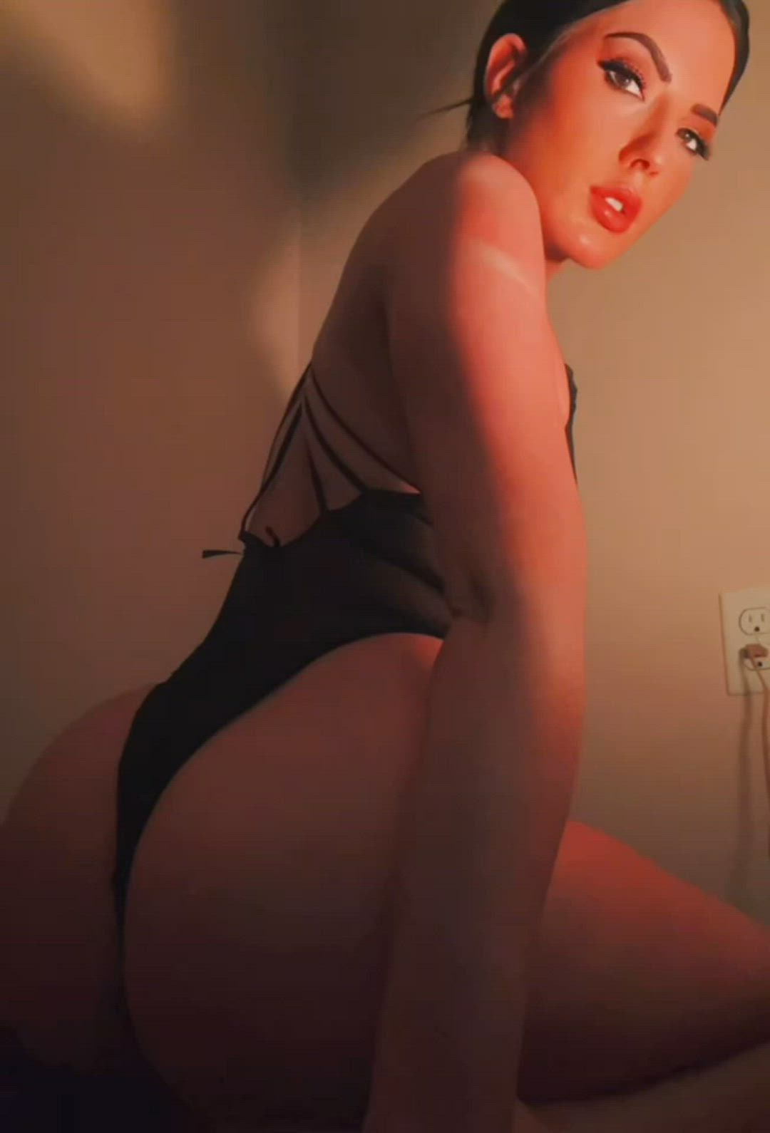 Squishysierra <strong>@squishysierra</strong> in lingerie big ass booty porn video