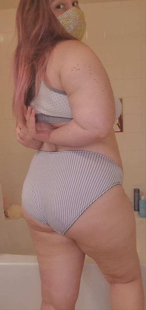 Sunny <strong>@thickerthanasteak</strong> in white girl onlyfans big ass chubby booty curvy porn video