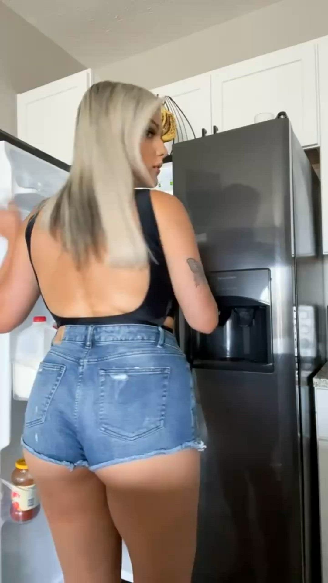 Thatbrazilianblonde <strong>@thatbrazilianblonde</strong> in porn video