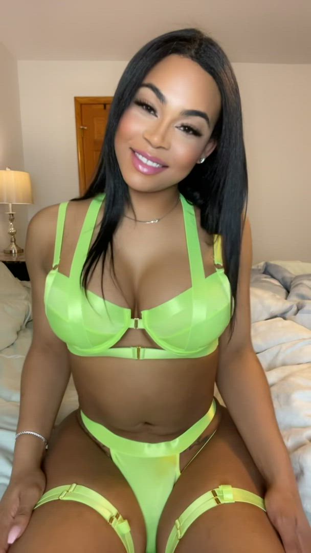 TS Nicki Bandz  <strong>@realnickibandz</strong> in porn video