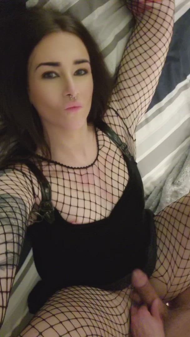 TsAliysha <strong>@aliyshablack</strong> in big dick handjob boobs porn video
