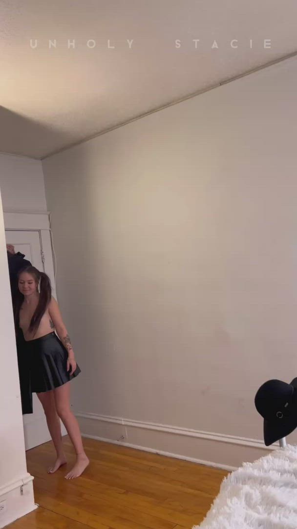 Unholystacie <strong>@unholystaciepromo</strong> in porn video