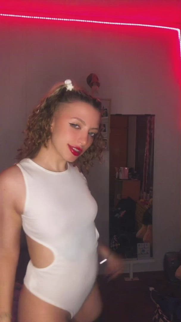 Vanessa Gem <strong>@vanessagem</strong> in porn video