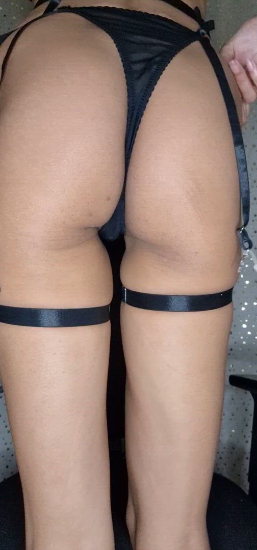 Vee <strong>@giantessvee</strong> in onlyfans big ass pussy porn video
