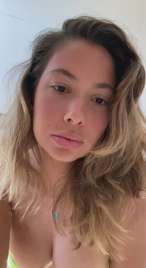 VIA CALLE ? <strong>@u299910849</strong> in big tits onlyfans solo porn video