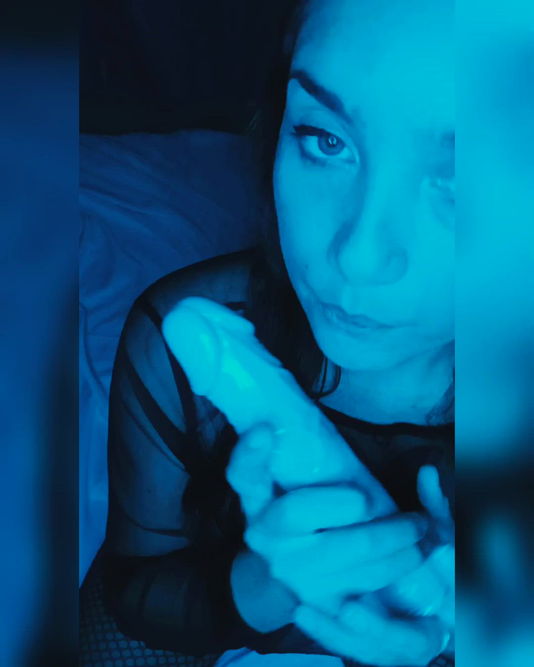 Vicky? <strong>@windlila</strong> in masturbating big dick cock porn video