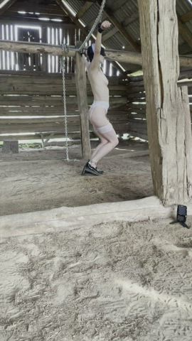 Vicky Peaches <strong>@vickypeaches</strong> in gia chains slave pain porn video