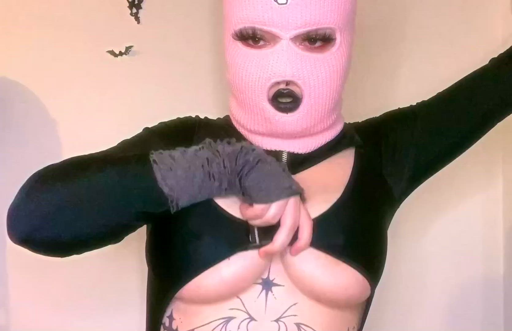 Victoria <strong>@prettypoison_</strong> in porn video