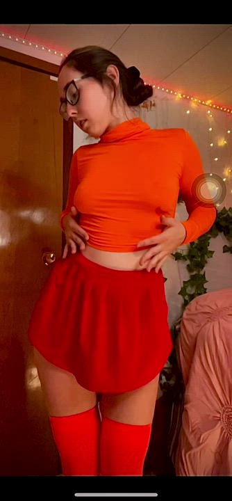 Victoria <strong>@victoriagetlow</strong> in erect nipples skirt nerd porn video