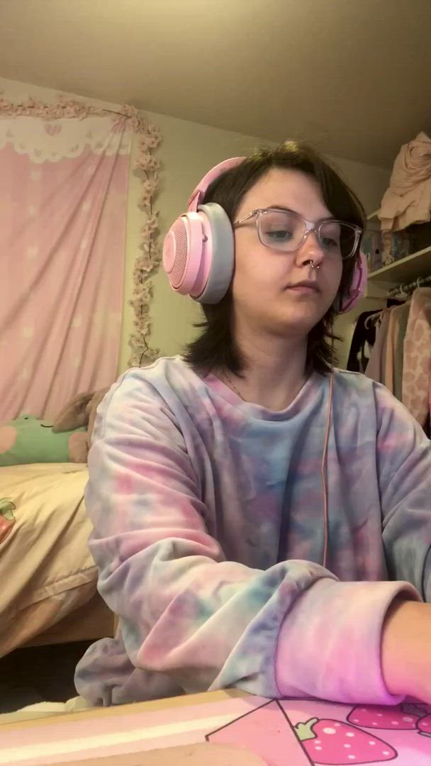 Whitish Cherry ?  <strong>@whitish_cherry</strong> in porn video
