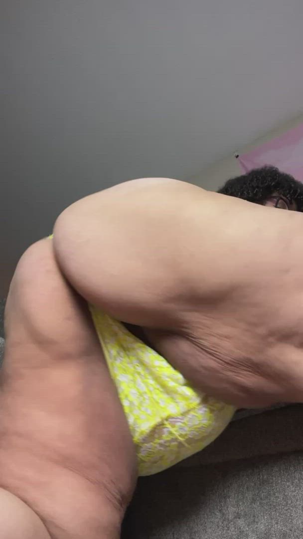 Wittletiff <strong>@thefreakyganja</strong> in big spread ass bubble butt booty ebony ssbbw porn video