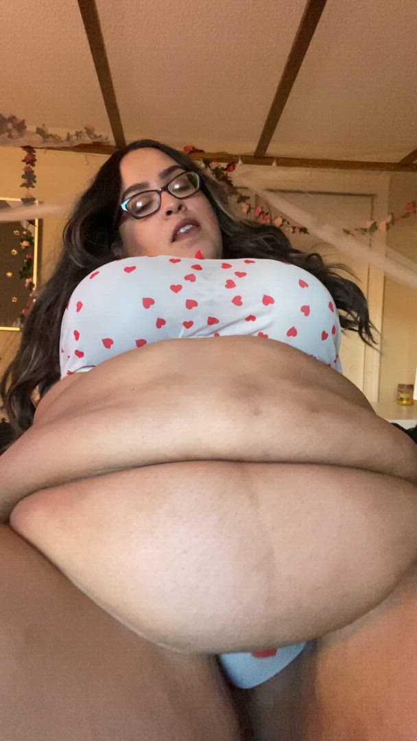 Wittletiff <strong>@thefreakyganja</strong> in big natural tits riding belly porn video