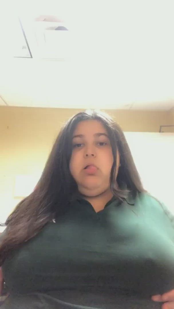 Xxxvic <strong>@nan.sandwitch</strong> in big nipples big tits flashing jiggling onlyfans office porn video