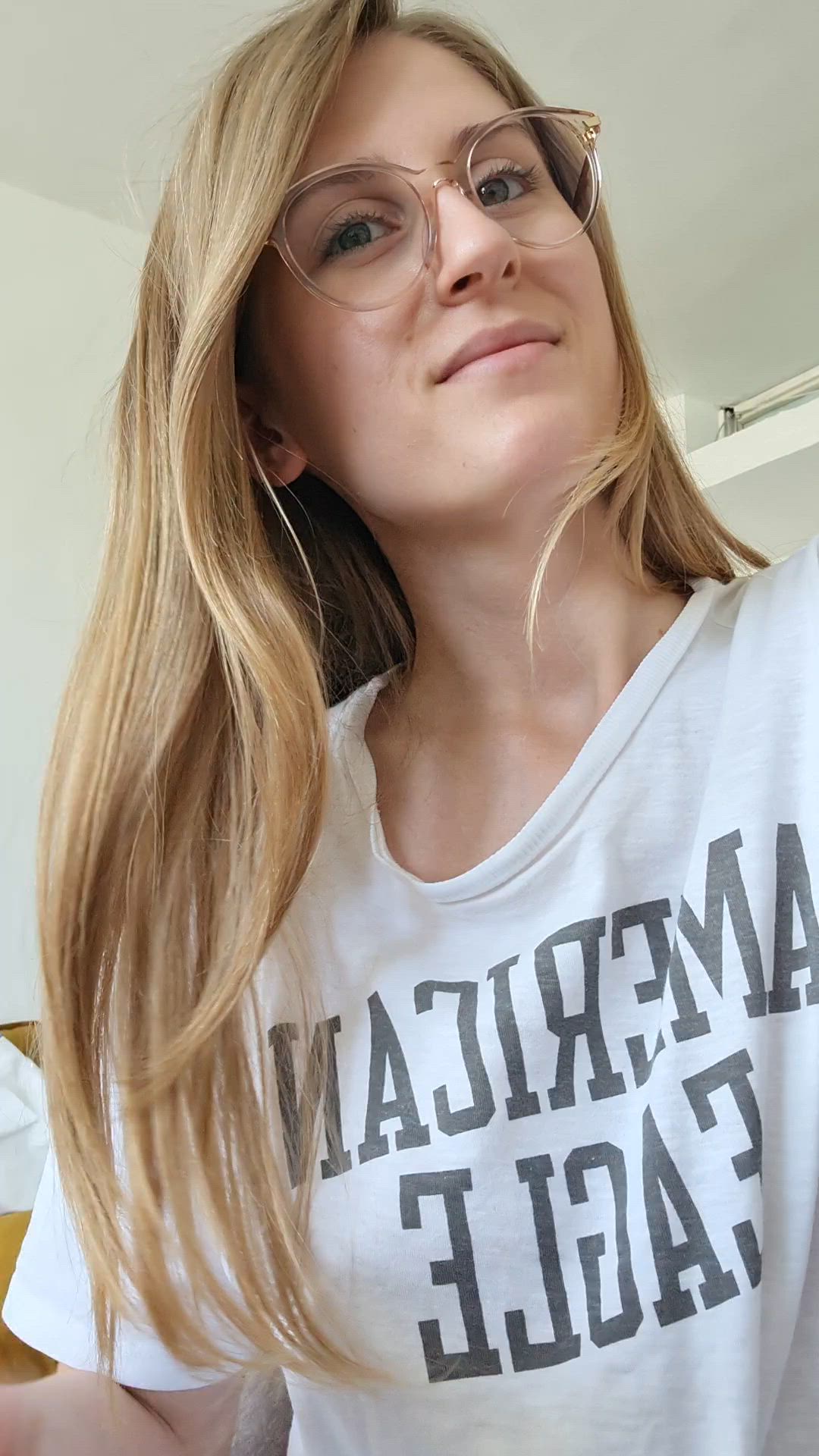 Yanaflsss <strong>@yana_flawless</strong> in big tits braless blonde porn video