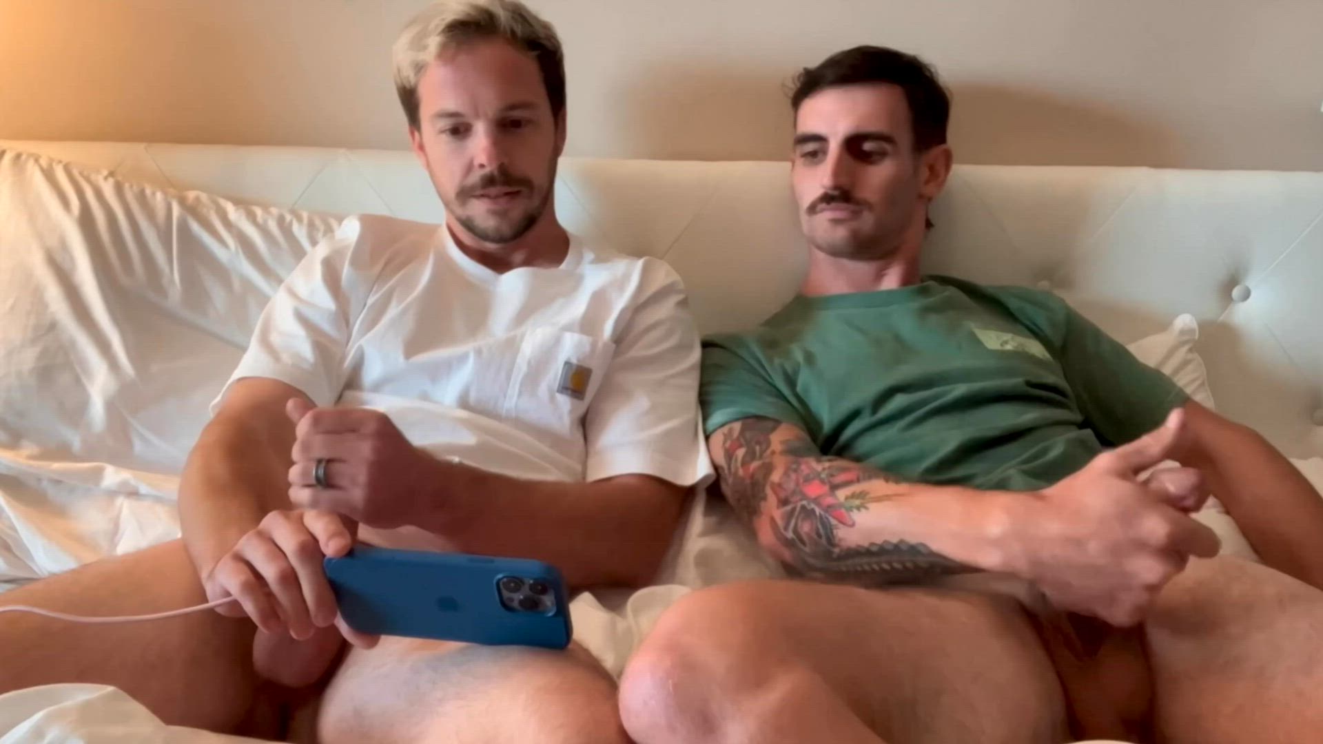 Youcancallme-n <strong>@butyoucancallme-n</strong> in big dick handjob gay porn video