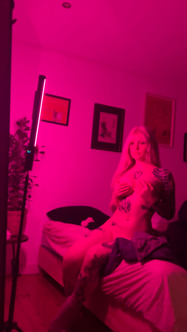 Yourxgirlxnextdoor <strong>@tweetylaura</strong> in big tits pornstar amateur porn video