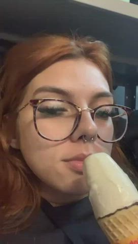 Zoe <strong>@zoelau</strong> in 19 years old onlyfans glasses porn video