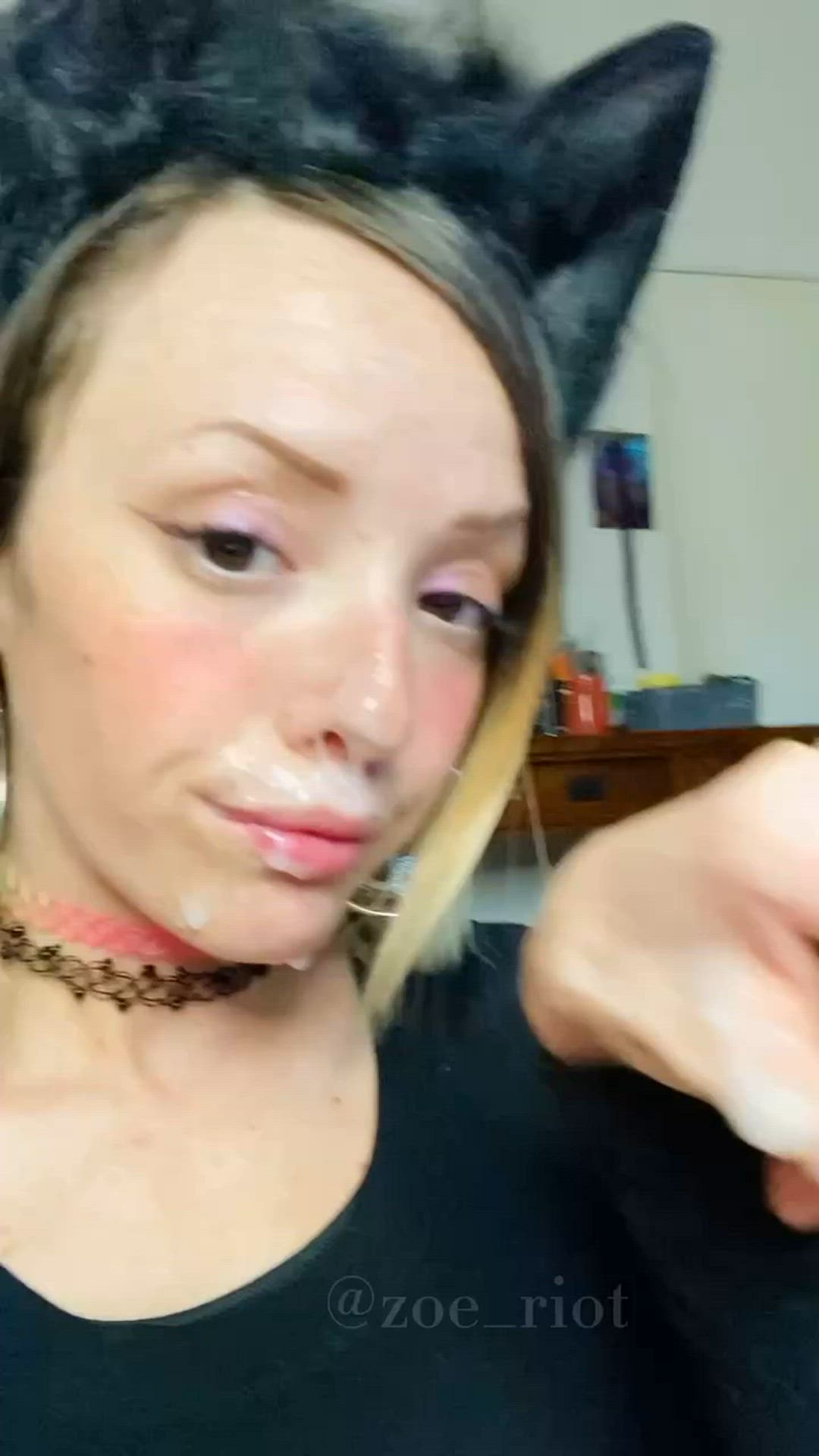 Zoe Riot <strong>@zoe_daddy_riot</strong> in porn video