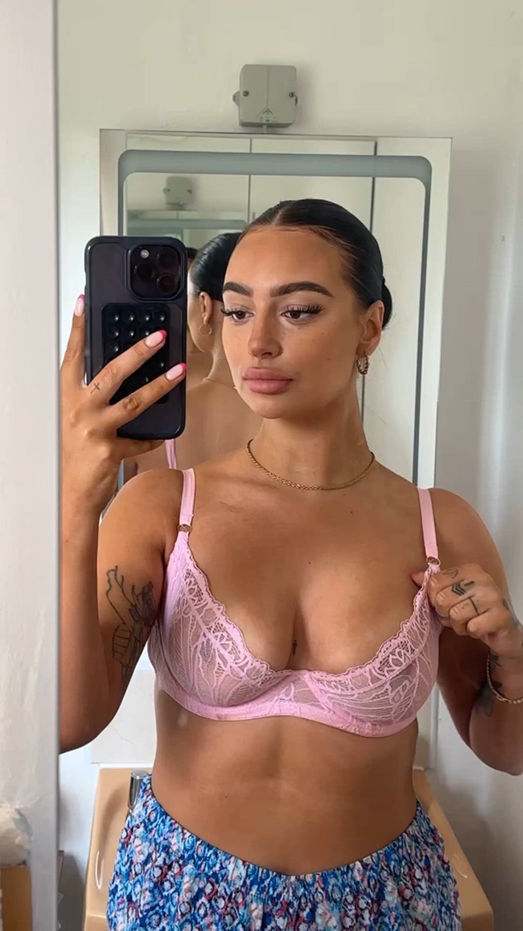 Natural Tits porn video with onlyfans model Holmontana <strong>@loverileyray</strong>