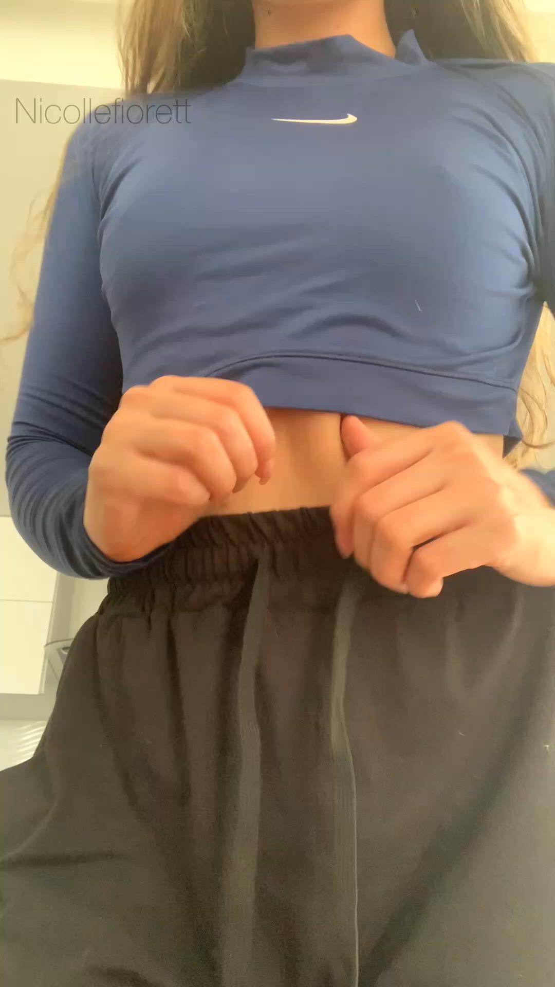 Amateur porn video with onlyfans model nicollefiorett <strong>@justagirloncam</strong>