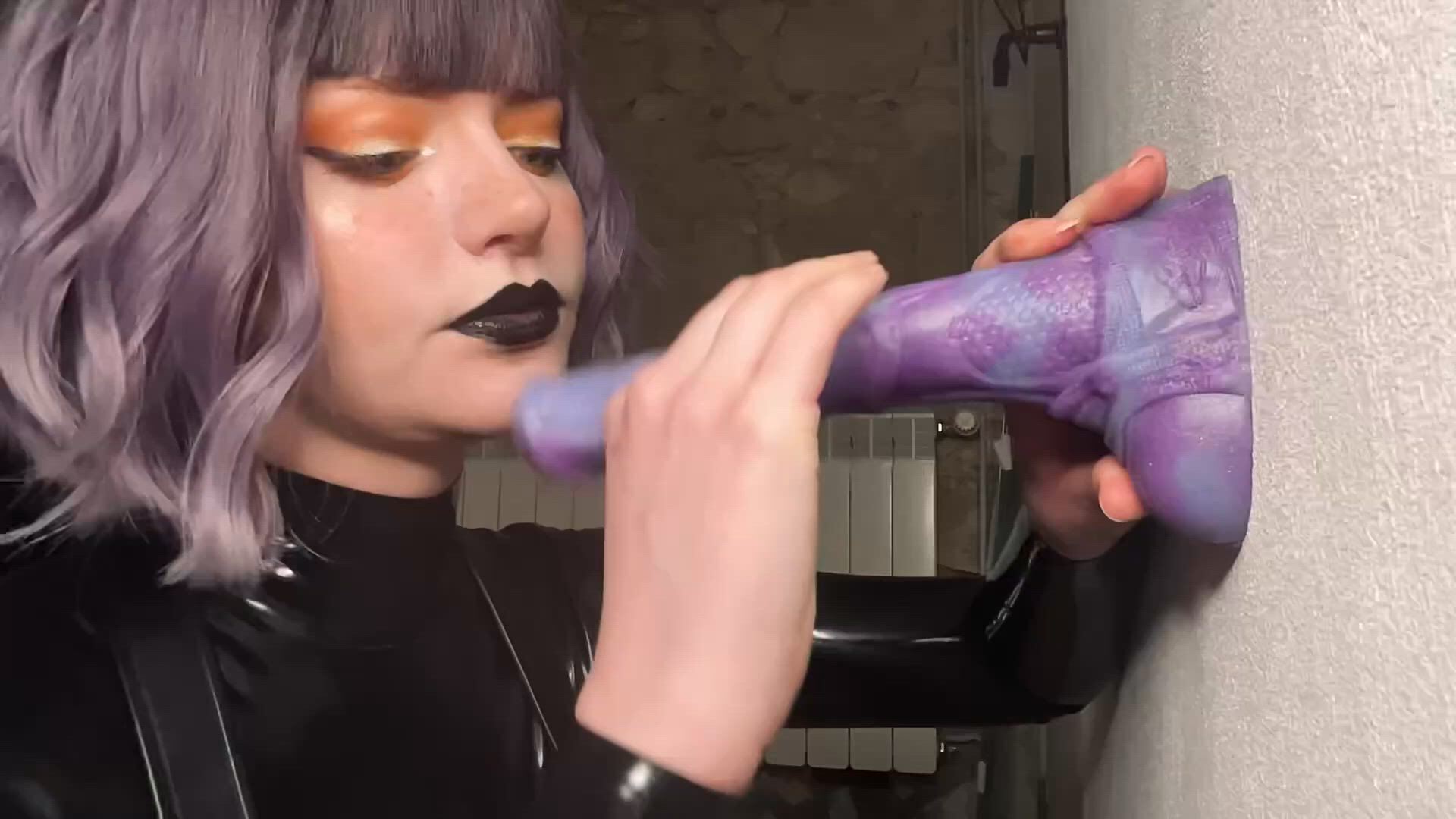 Bad Dragon porn video with onlyfans model Silver <strong>@thecutestkittycat</strong>