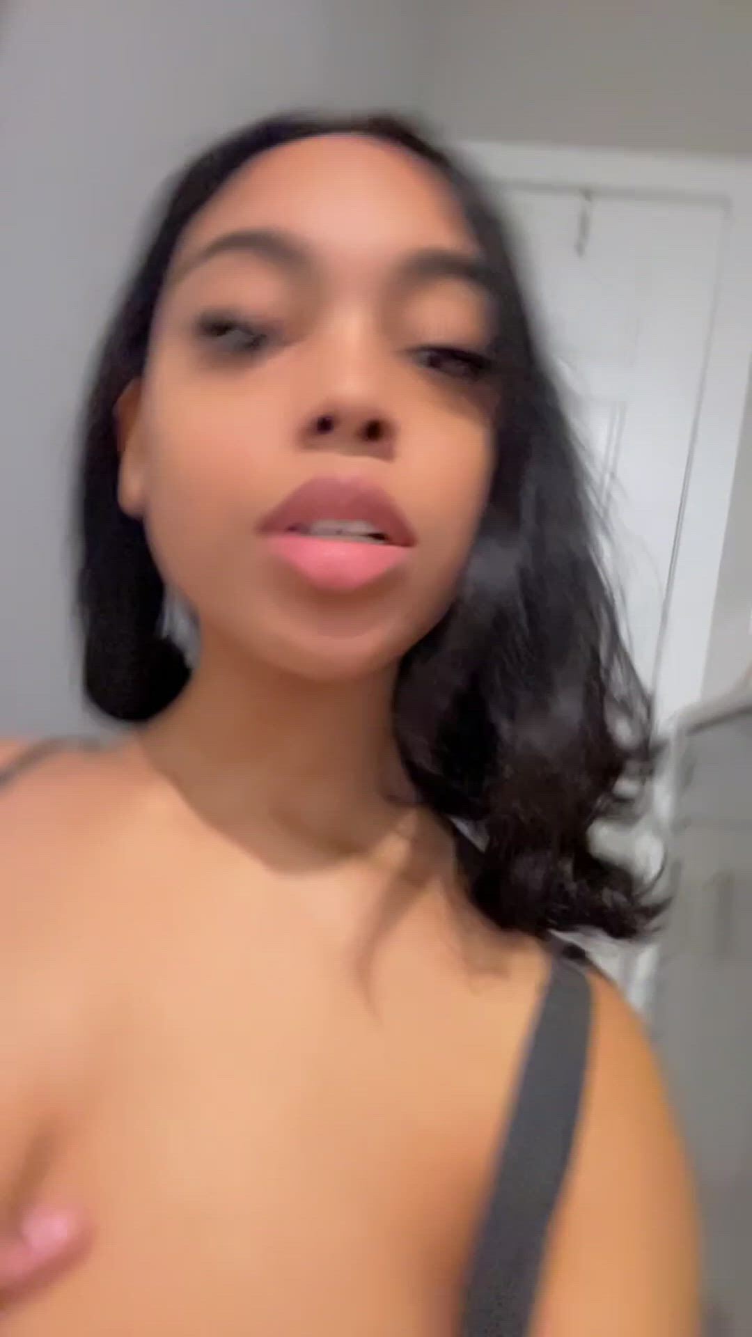 Cute porn video with onlyfans model Ava? <strong>@desireava</strong>